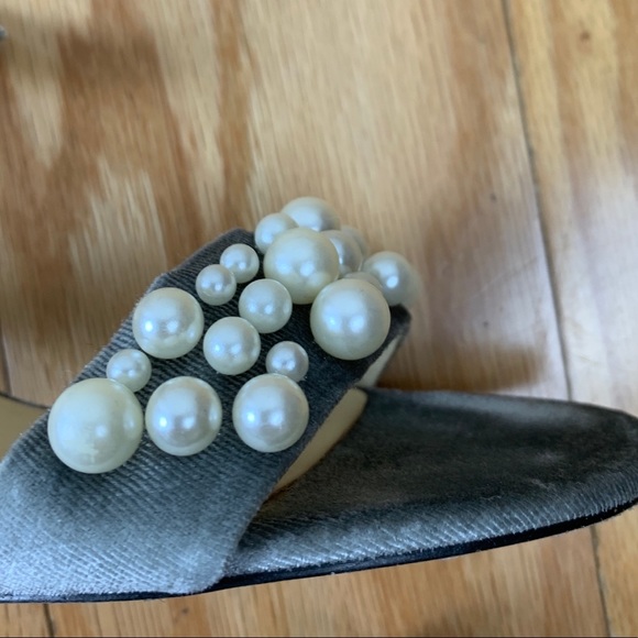 ZARA Grey Velvet Sandals with Pearl Appliqué - Picture 8 of 14